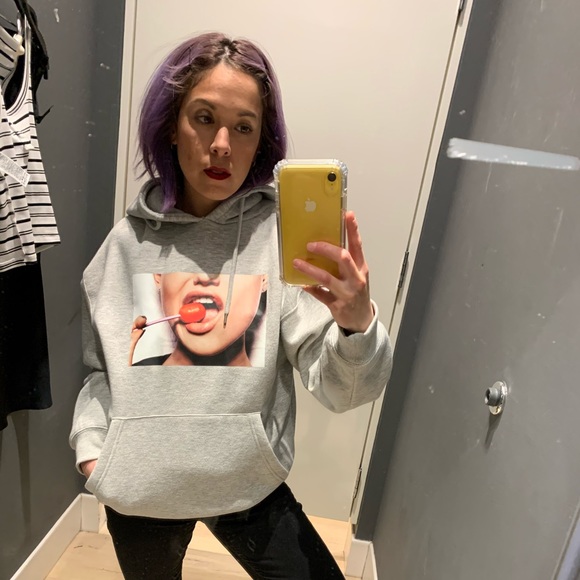 Meet your Posher, Adora - Picture 3 of 5